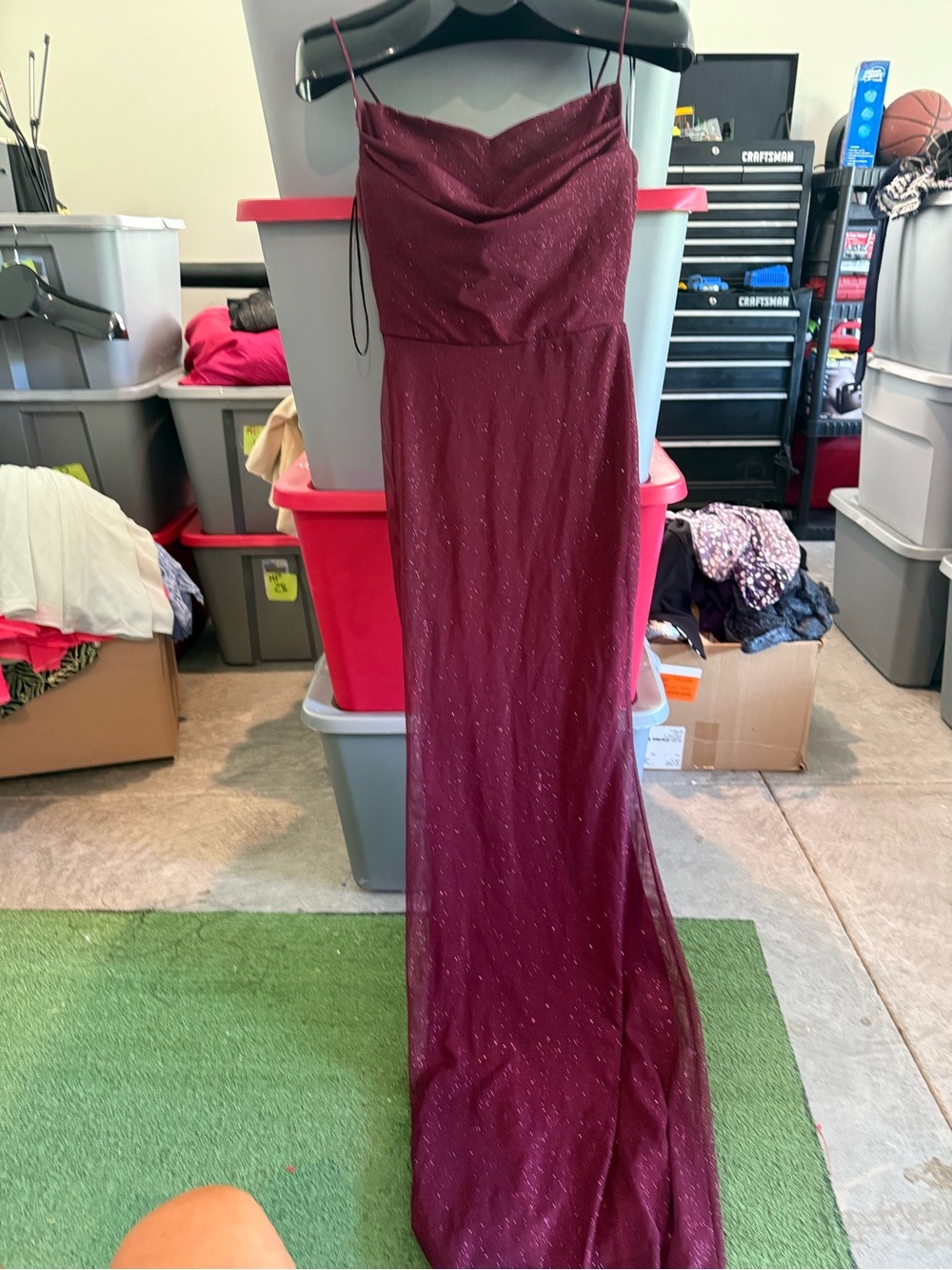 Sleeveless Sparkle Burgundy Evening Gown mp71